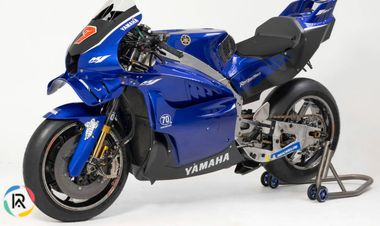 Yamaha Unveils V4 YZR-M1 Prototype