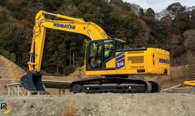 Komatsu Excavator PC220LCi-12 Gets Rototilt Tiltrotator