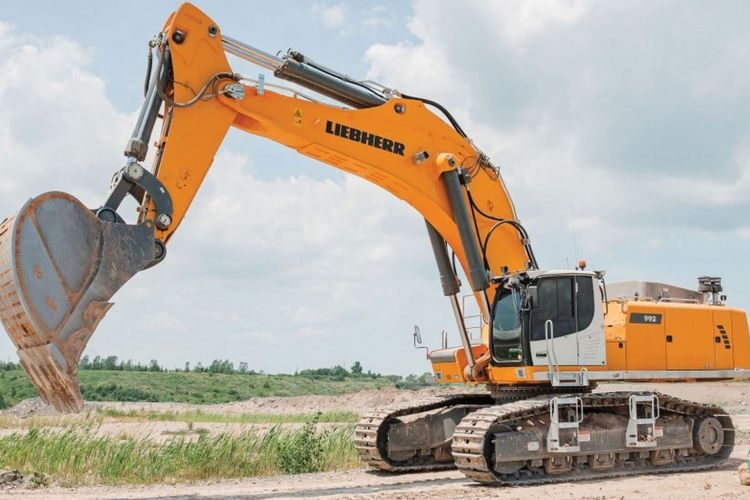 Liebherr R 992 Litronic Boosts Quarry Efficiency