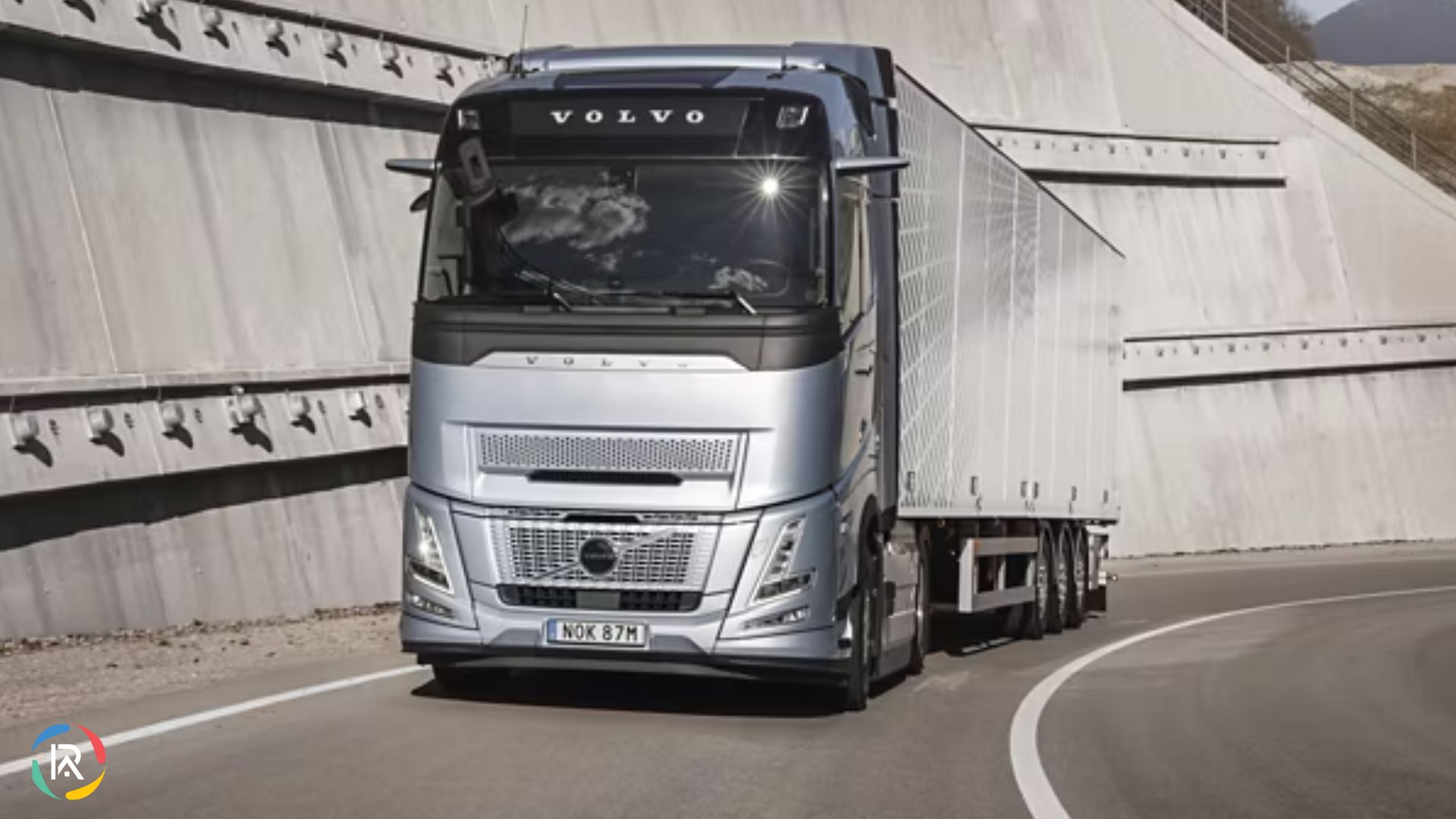 Volvo Trucks launches stop/start engine technology