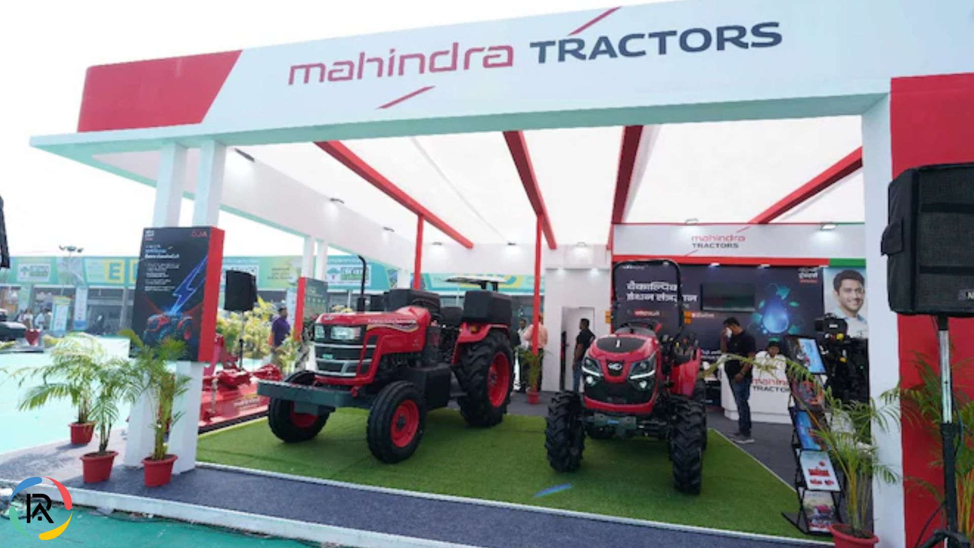 Mahindra Showcases Alternate Fuel Tractor at Agrovision 2025