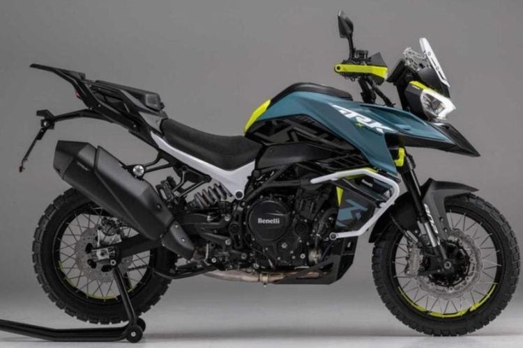 Benelli TRK 902 Stradale Unveiled