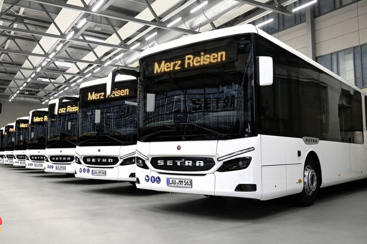 Daimler Buses Delivers Intercity Buses to Merz Reisen