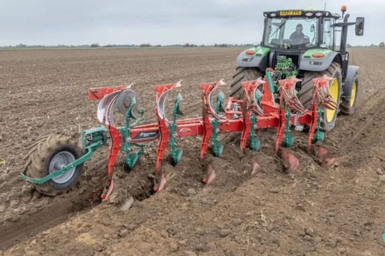 Kverneland Debuts New B-Series Ploughs at LAMMA 2026