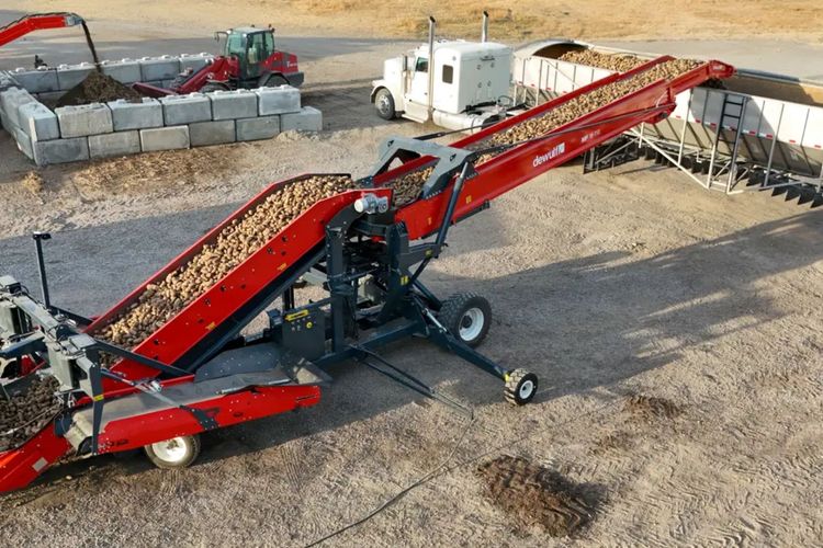 Dewulf Launches MP 18-110 Store Loader for North America