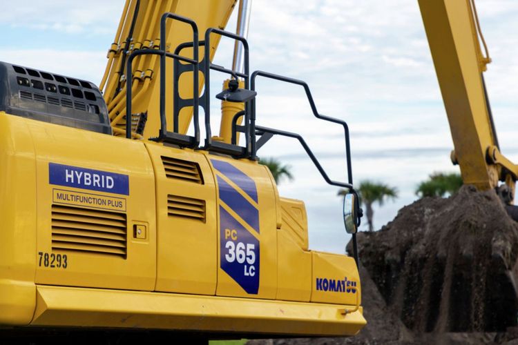 Komatsu Launches PC365LC-11 Excavator to North America