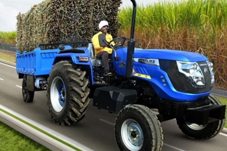 Sonalika Tractor Unveils CNG Tractor at Excon 2025