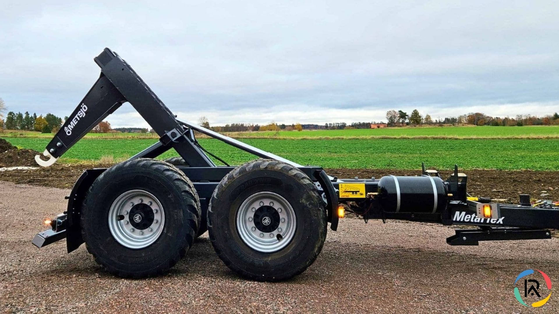 Metsjo Unveils MetaFlex 40–60 Hook-Lift Trailer