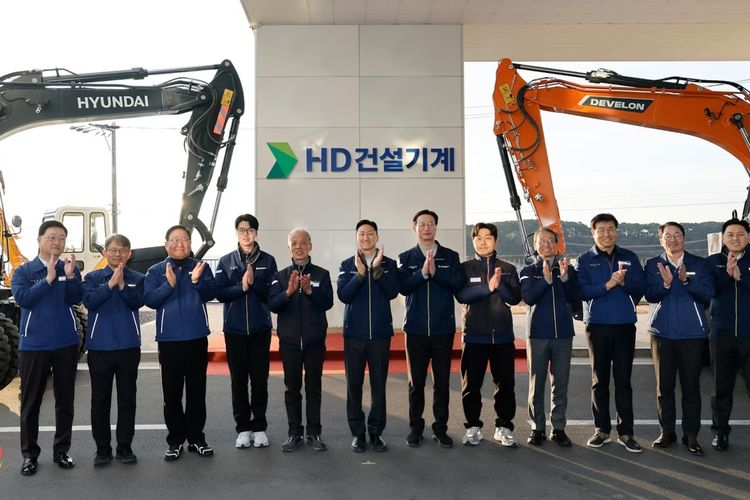Hyundai, Develon Merge to Lead Korea Construction Equipment