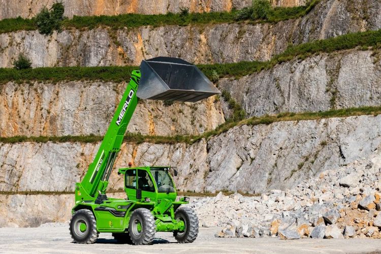 Merlo Showcases Versatile Telehandlers at ConExpo 2026
