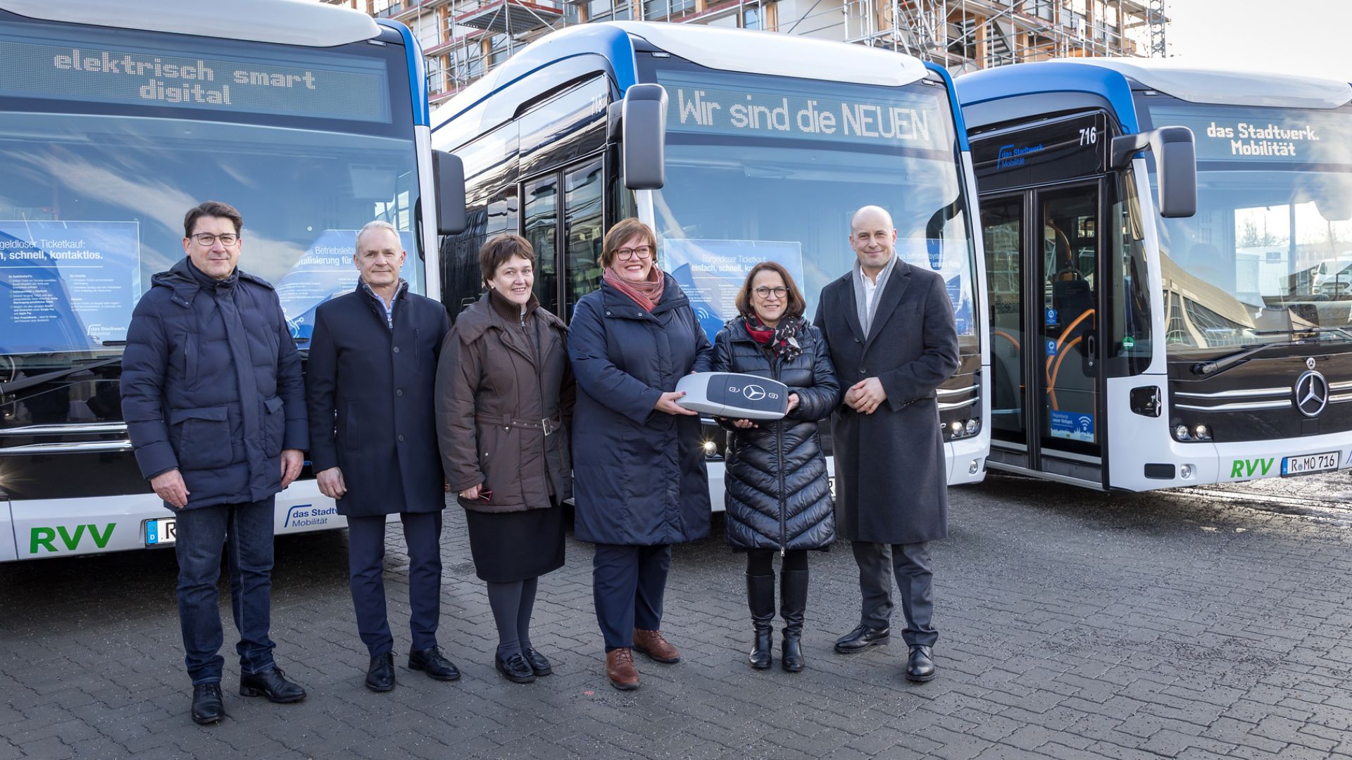 Daimler Delivers Eight eCitaro G E-Buses to Regensburg