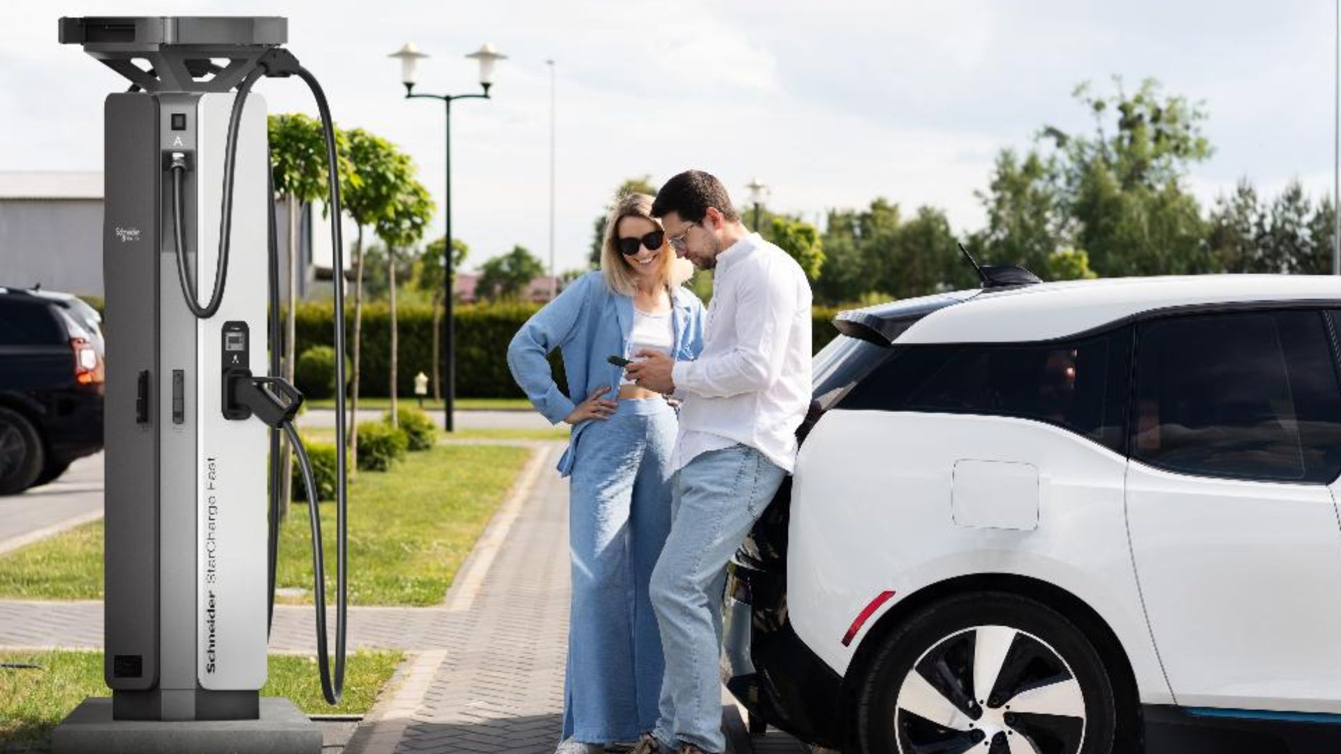 Schneider Electric Launches StarCharge Fast 720 EV Charger