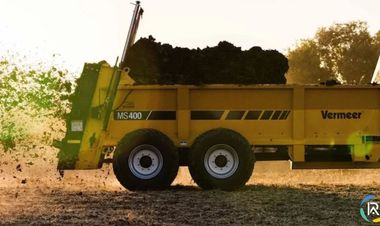 Vermeer Ships First MS400 Manure Spreaders in U.S